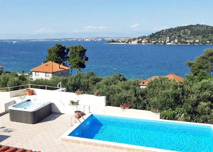 Zdenko-4 By Interhome شقة *