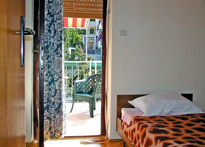 Zdenko-4 By Interhome شقة *