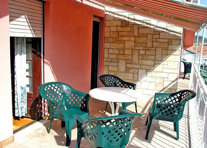 Zdenko-4 By Interhome شقة *